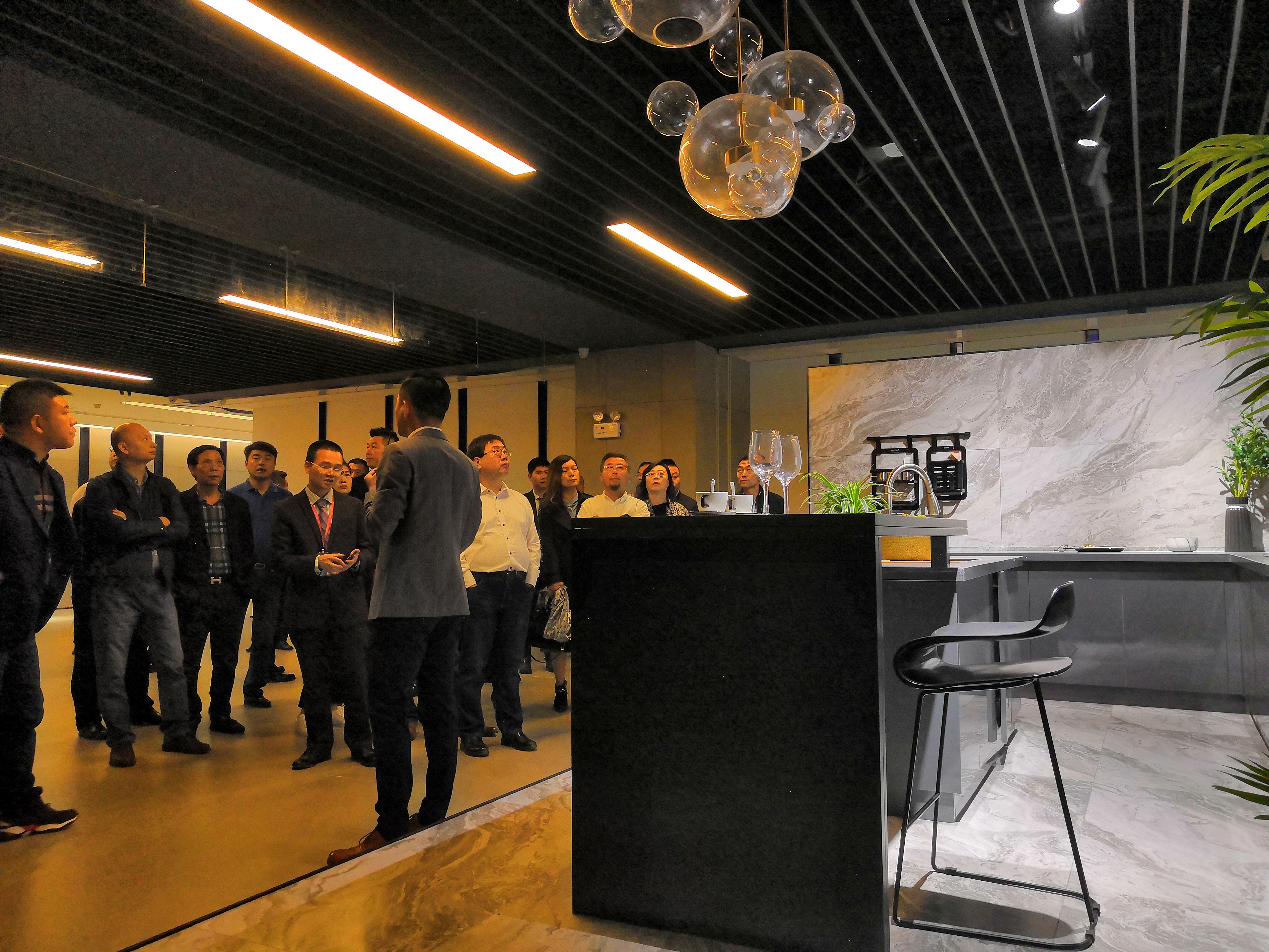 j9����վ�����й����ٷ���վ