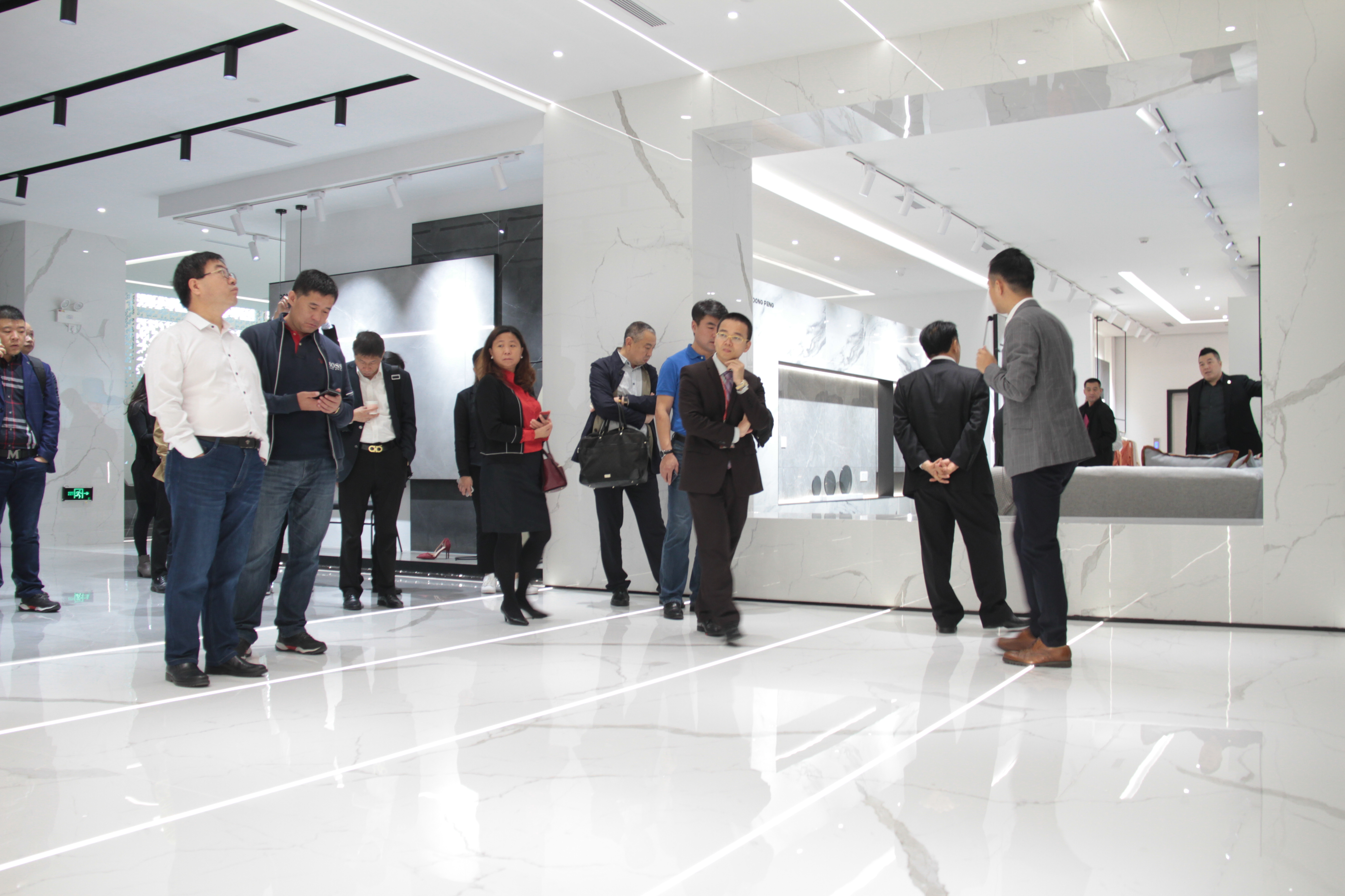 j9����վ�����й����ٷ���վ