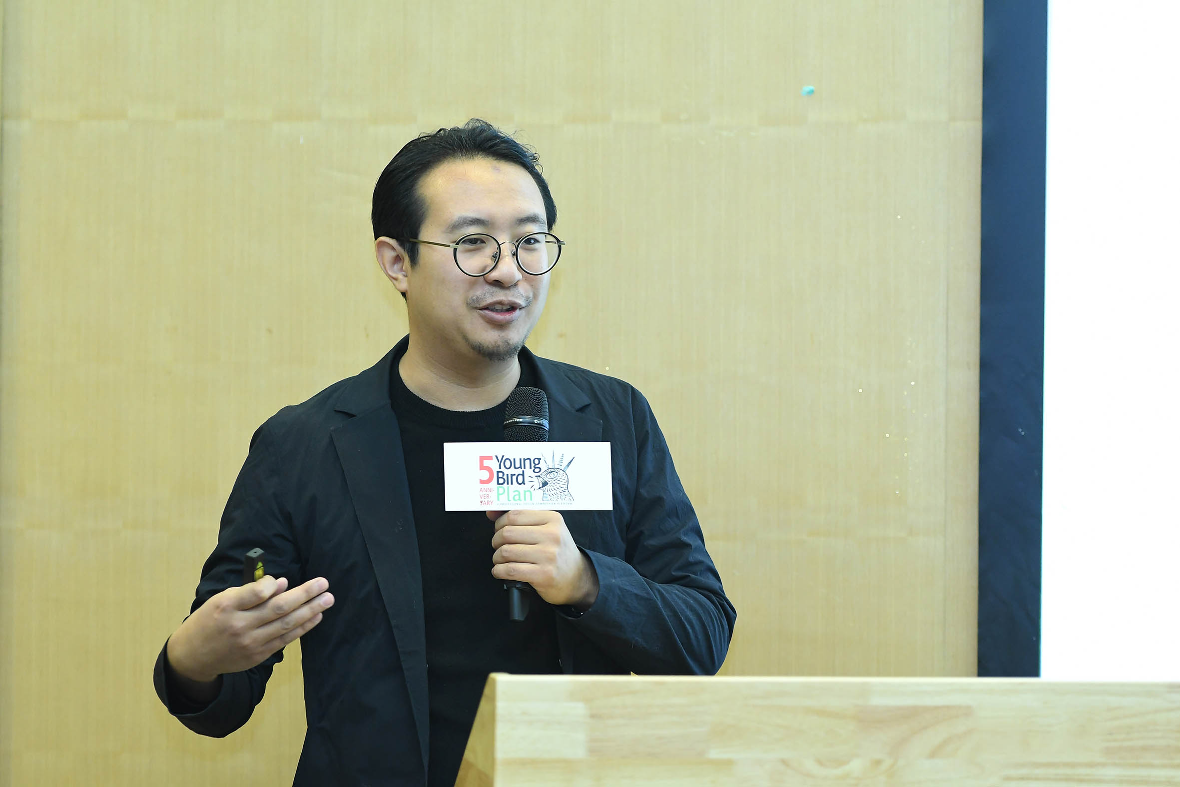 j9����վ�����й����ٷ���վ