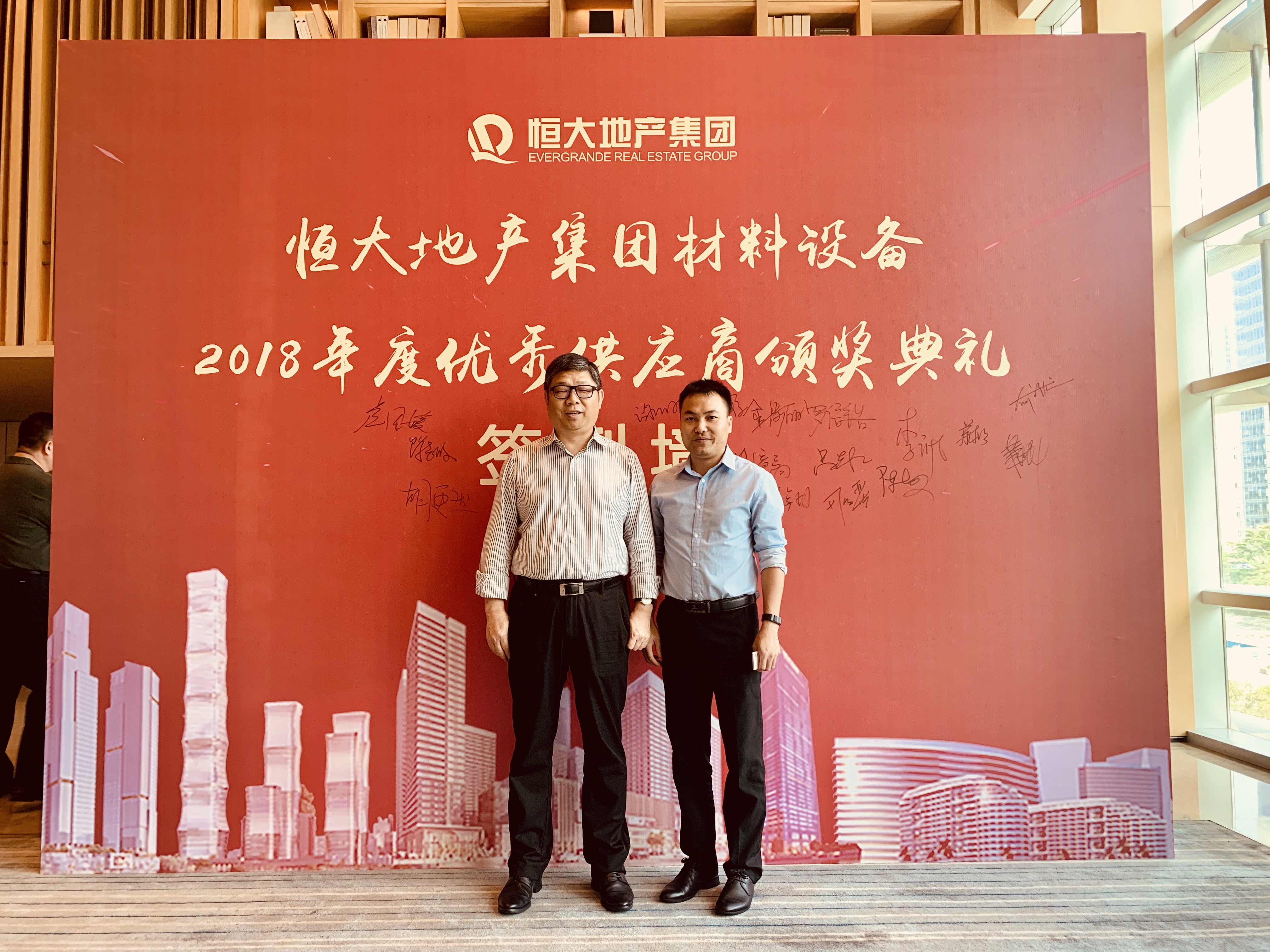 j9����վ�����й����ٷ���վ