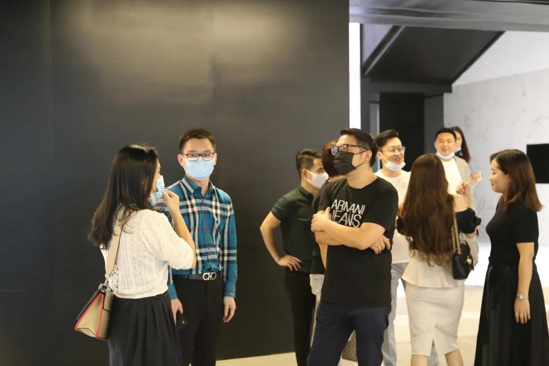 j9����վ�����й����ٷ���վ