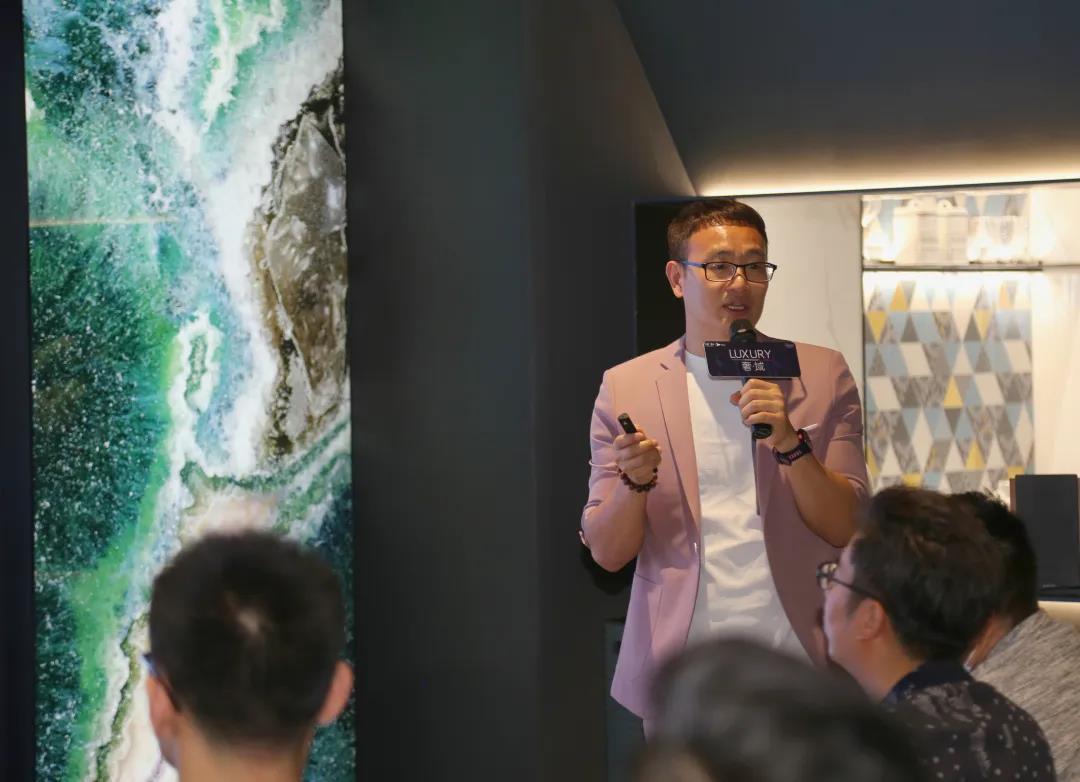 j9����վ�����й����ٷ���վ