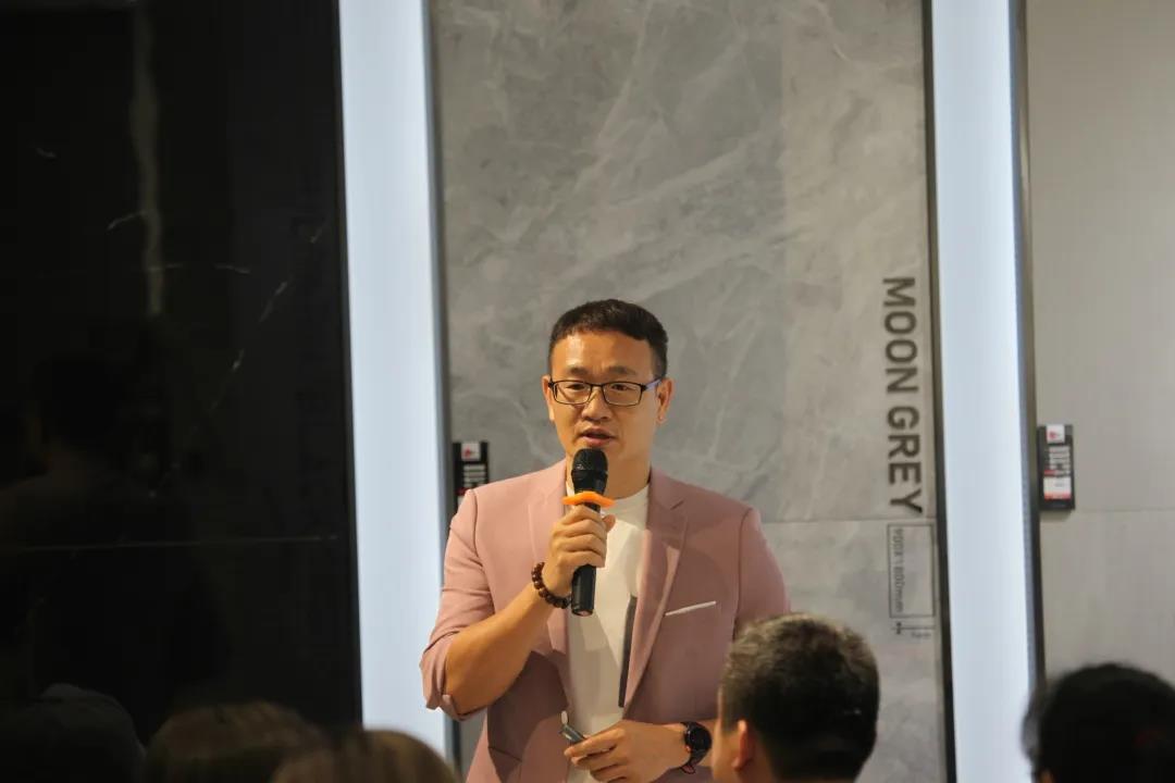 j9����վ�����й����ٷ���վ