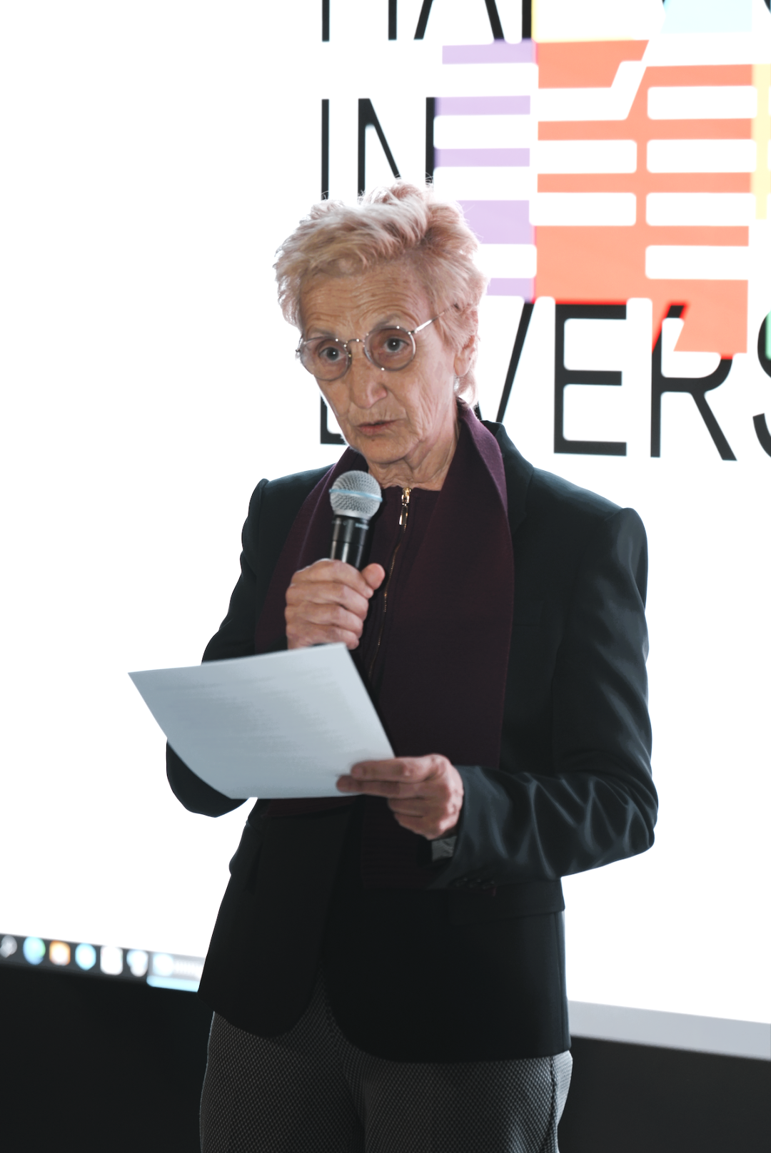 j9����վ�����й����ٷ���վ