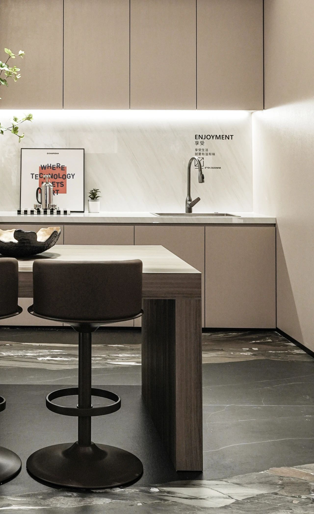 j9����վ�����й����ٷ���վ